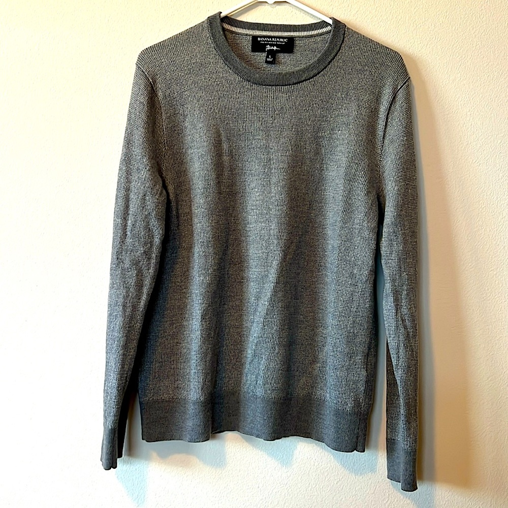 Banana Republic like new mens sweater Size Large
